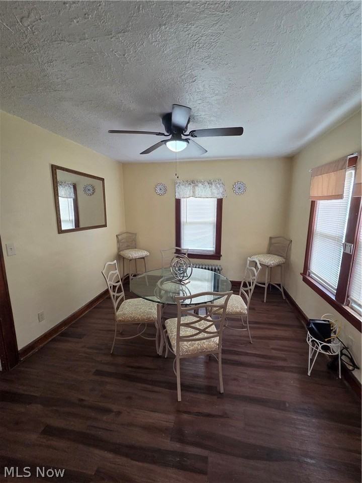 22031 Miller Ave - Photo 4 of 19