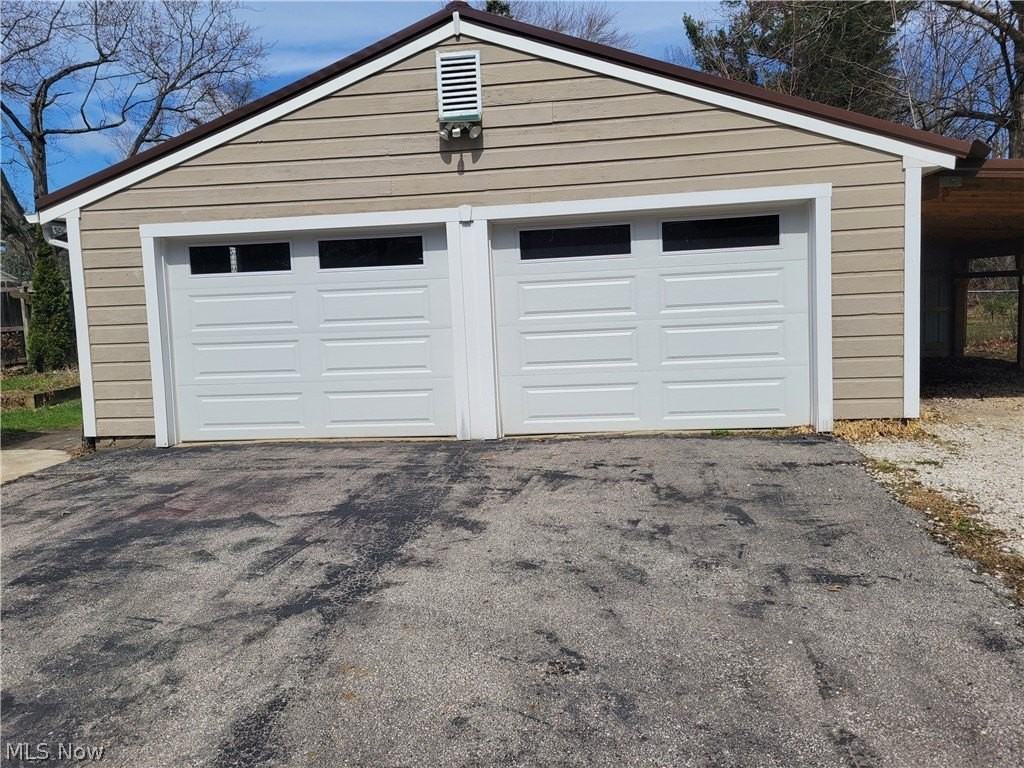 835 Mae St - Photo 3 of 3