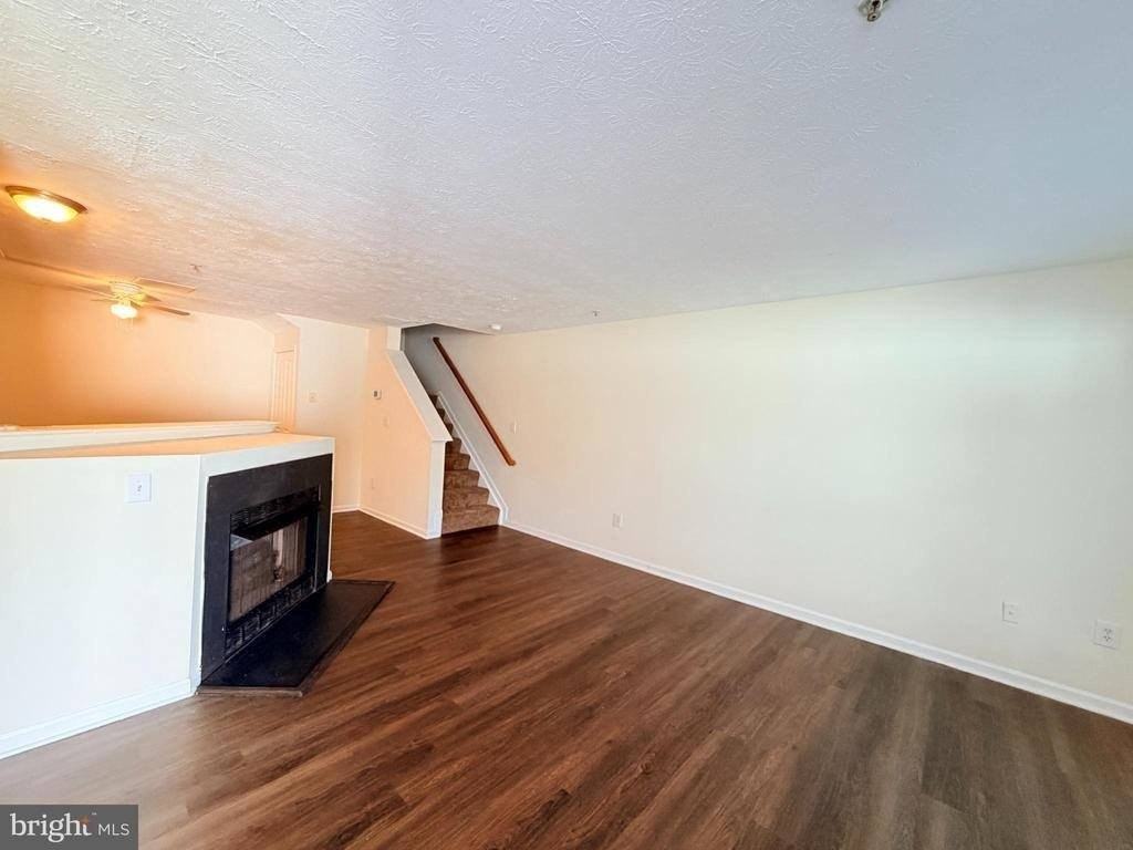 1802 Chatfield Ter - Photo 2 of 12