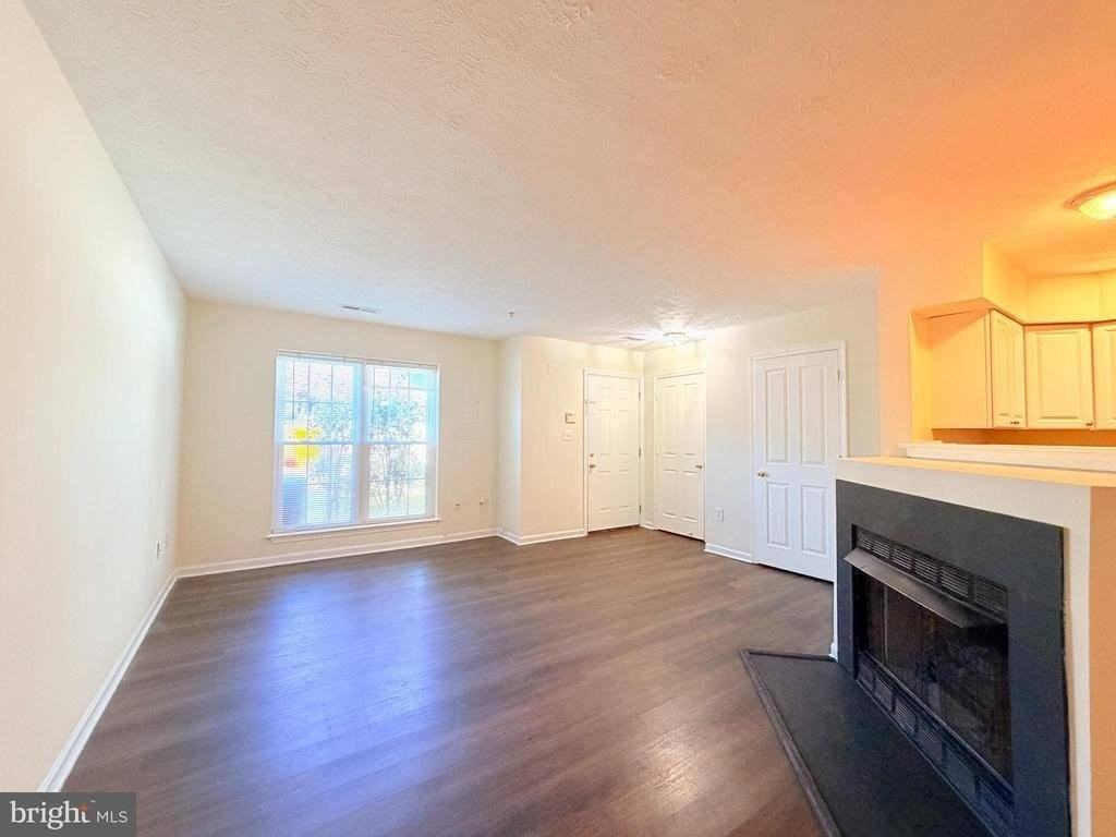 1802 Chatfield Ter - Photo 3 of 12