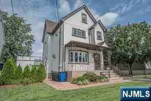 310 Union St - Photo 3 of 21