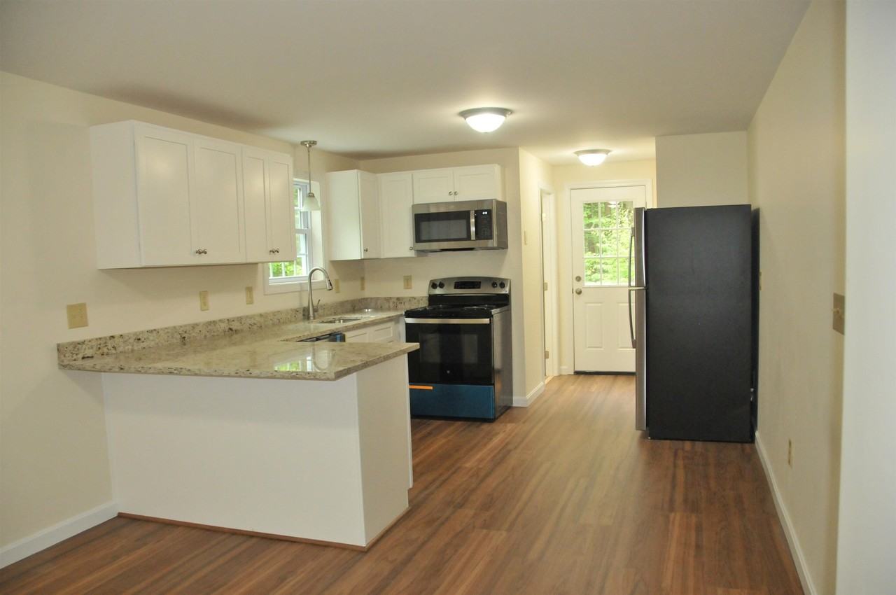 115 Highrock Rd #B - Photo 4 of 27