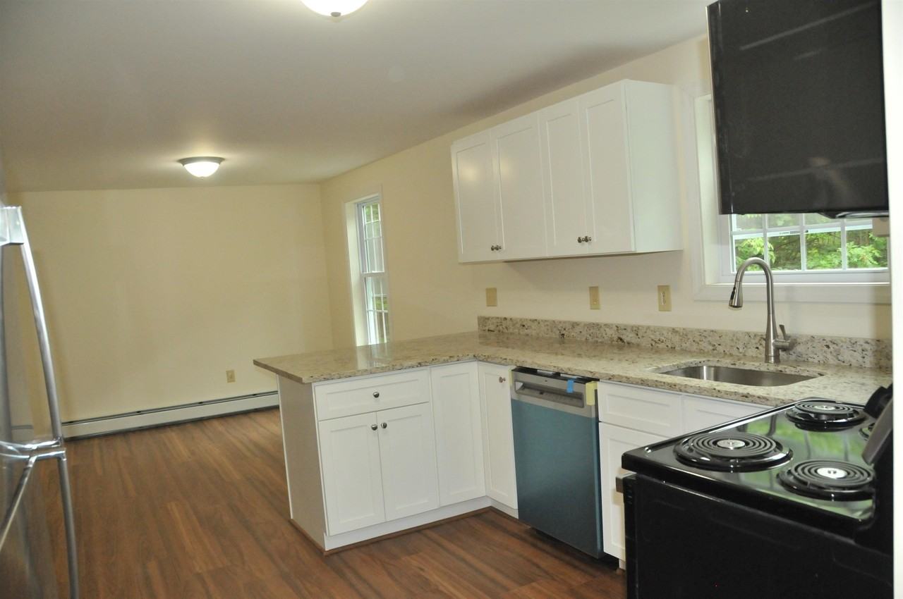 115 Highrock Rd #B - Photo 5 of 27