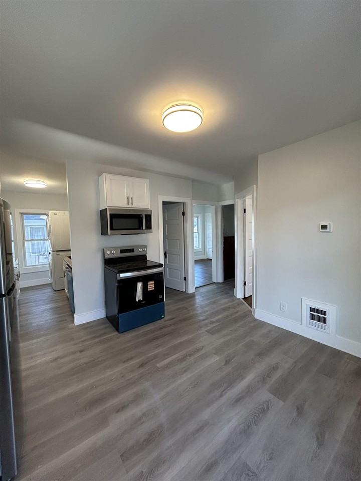 6 Holmes St #2 - Photo 5 of 13