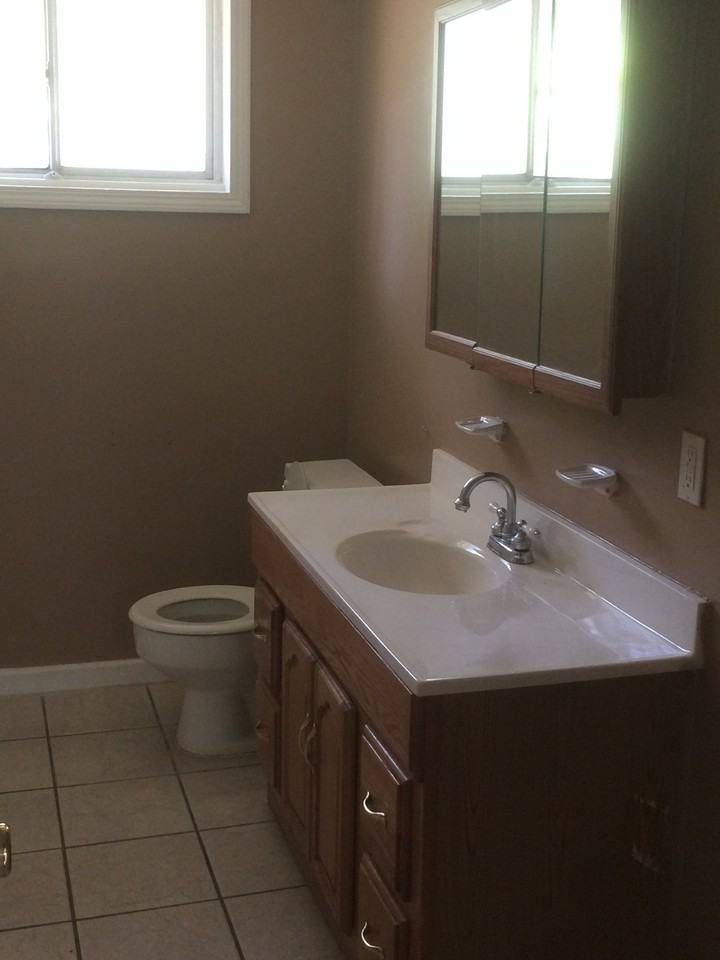 103 Delwood Cir #103B - Photo 3 of 6