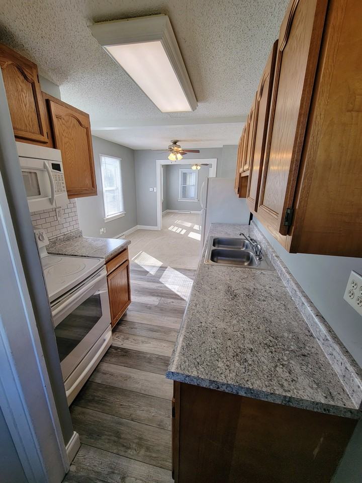 404 S Mcclun St - Photo 5 of 22