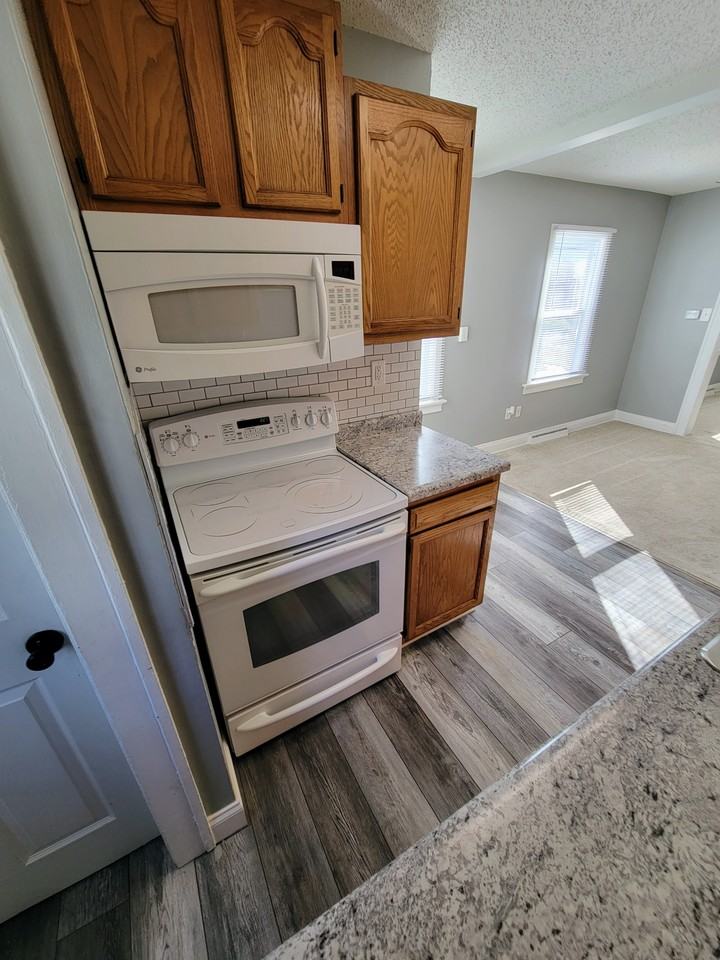 404 S Mcclun St - Photo 7 of 22