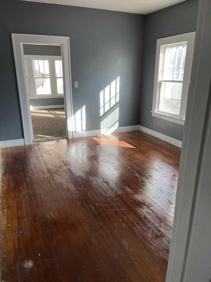 1301 Giddings St - Photo 3 of 10