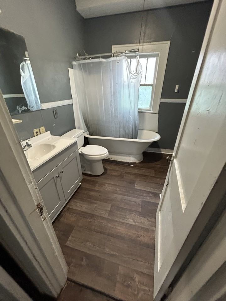 1301 Giddings St - Photo 6 of 10