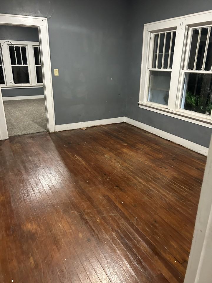 1301 Giddings St - Photo 7 of 10