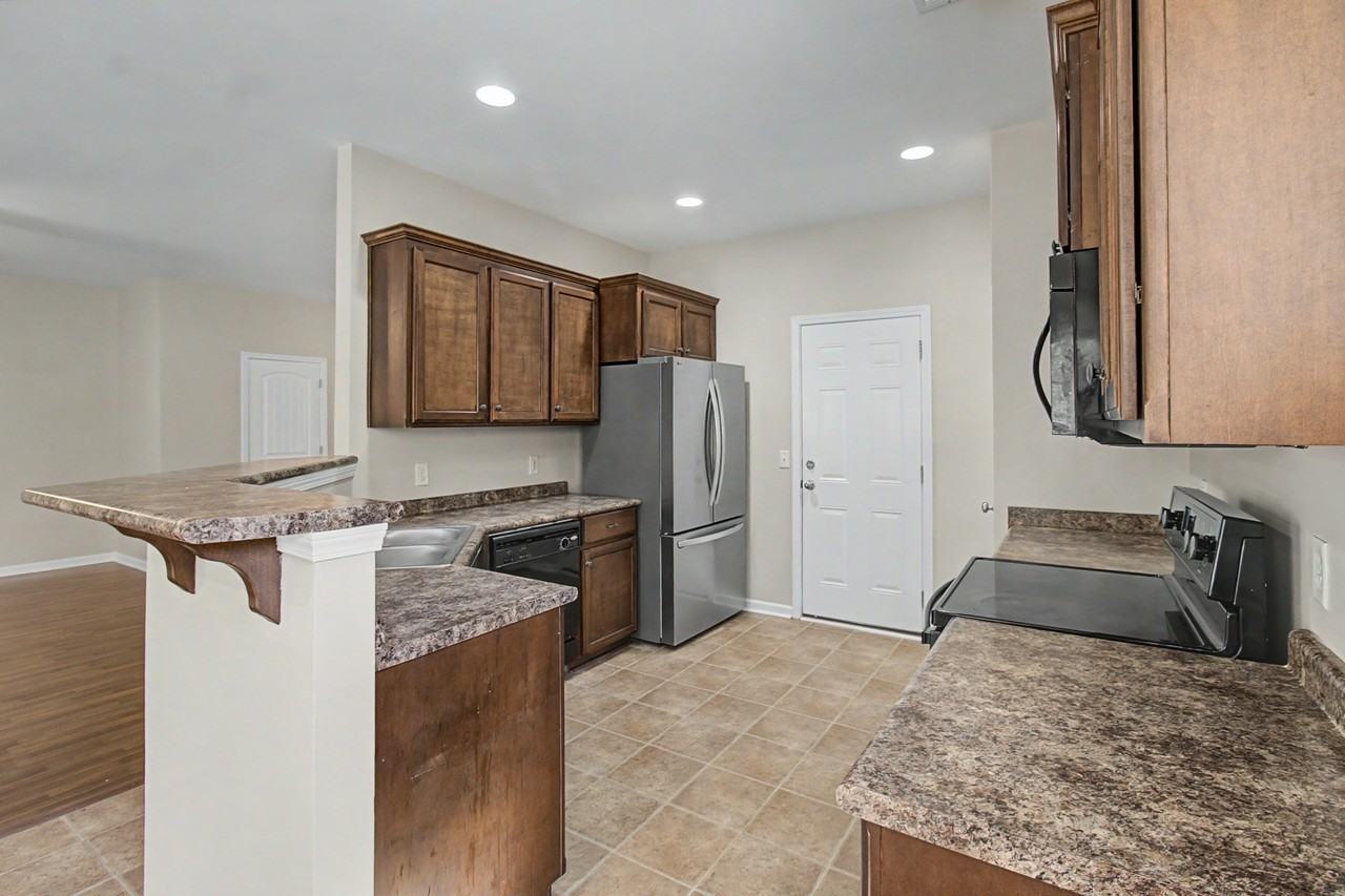 1235 Peacock Trl #1 - Photo 7 of 32