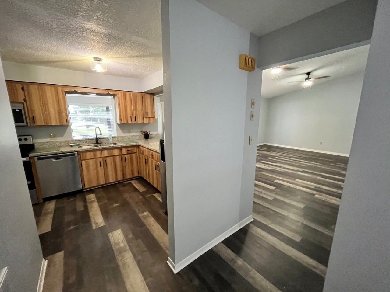 103 Fox Ridge Rd - Photo 6 of 42