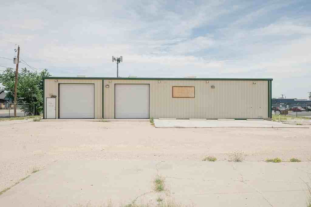 1905 E 7th St - Photo 2 of 16