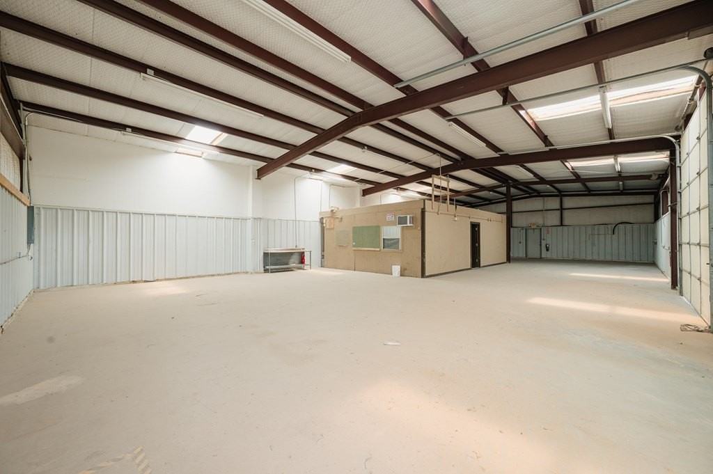 1905 E 7th St - Photo 5 of 16