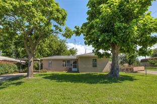 745 Se 42nd St - Photo 1 of 1