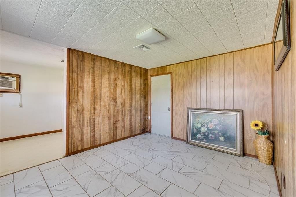 745 Se 42nd St - Photo 3 of 20