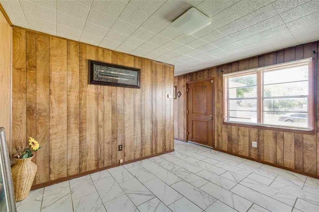 745 Se 42nd St - Photo 4 of 20