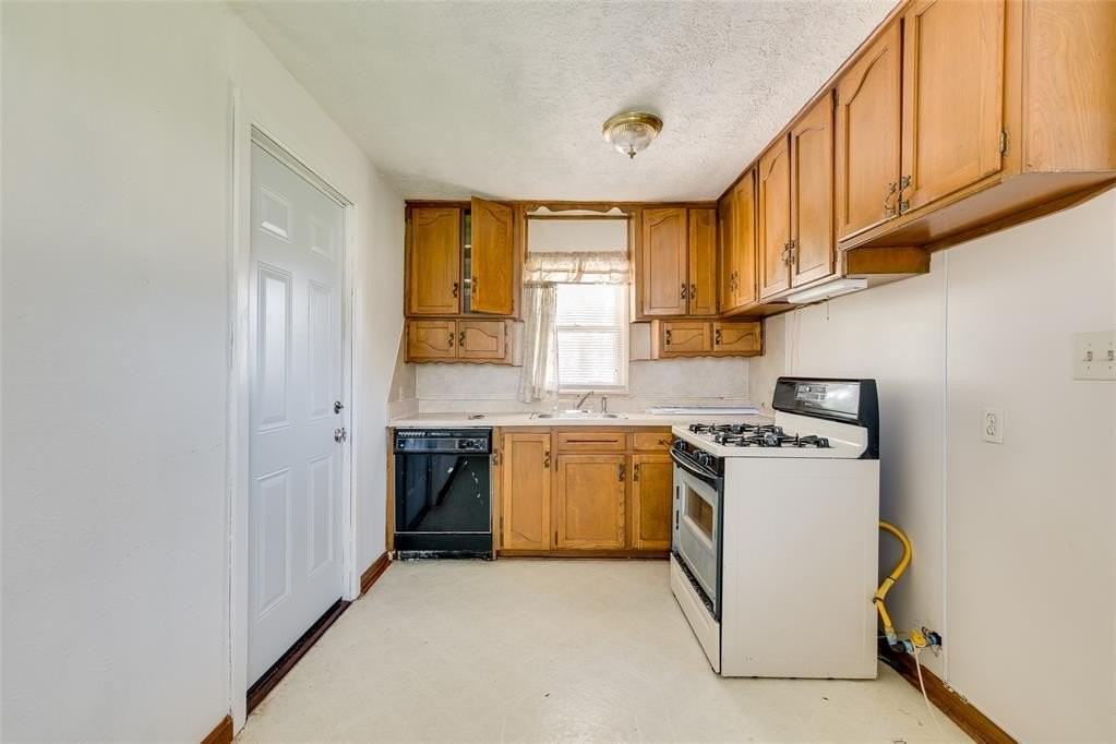 745 Se 42nd St - Photo 6 of 20