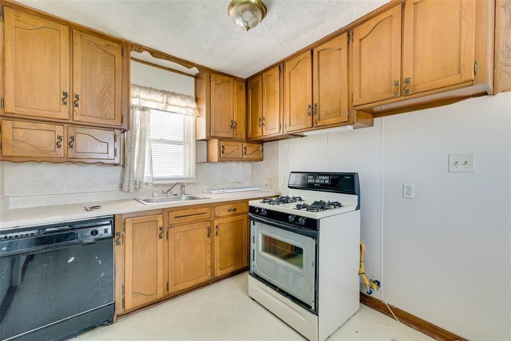 745 Se 42nd St - Photo 7 of 20