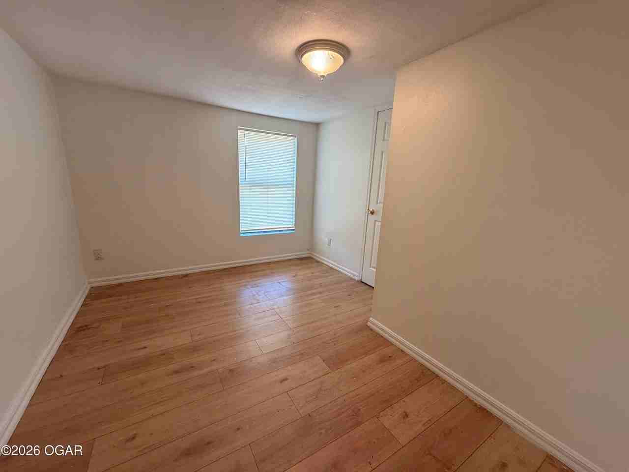 1013 Broadway St - Photo 3 of 7