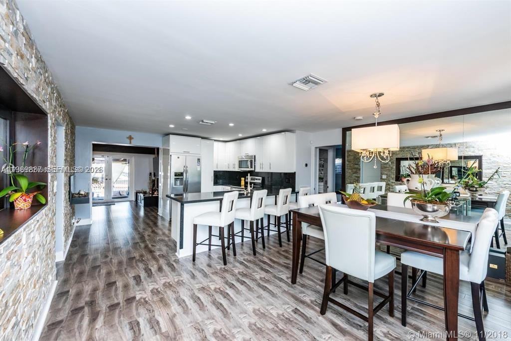 2713 Sherman St - Photo 4 of 13