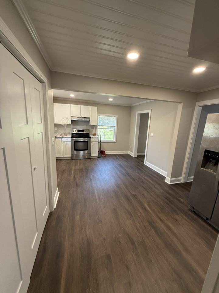 809 3rd Ave - Photo 3 of 19