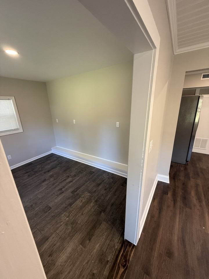 809 3rd Ave - Photo 5 of 19