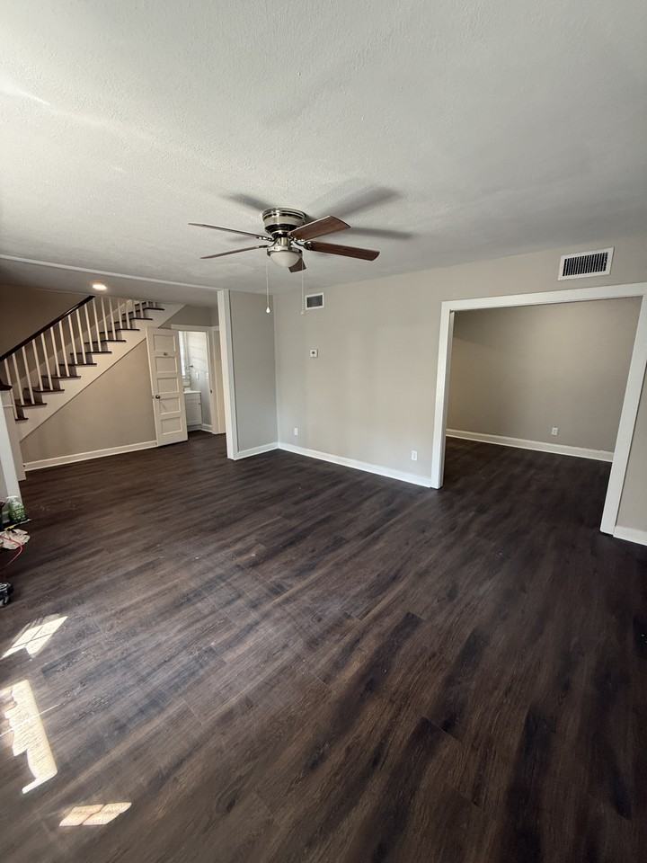 809 3rd Ave - Photo 6 of 19