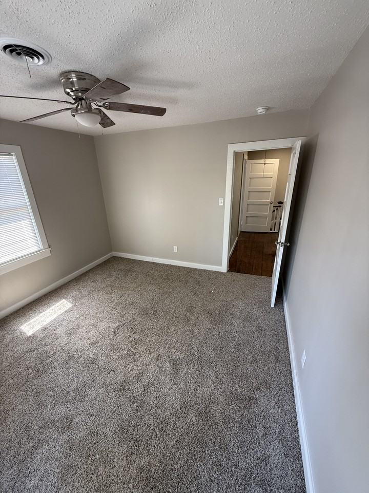 809 3rd Ave - Photo 7 of 19