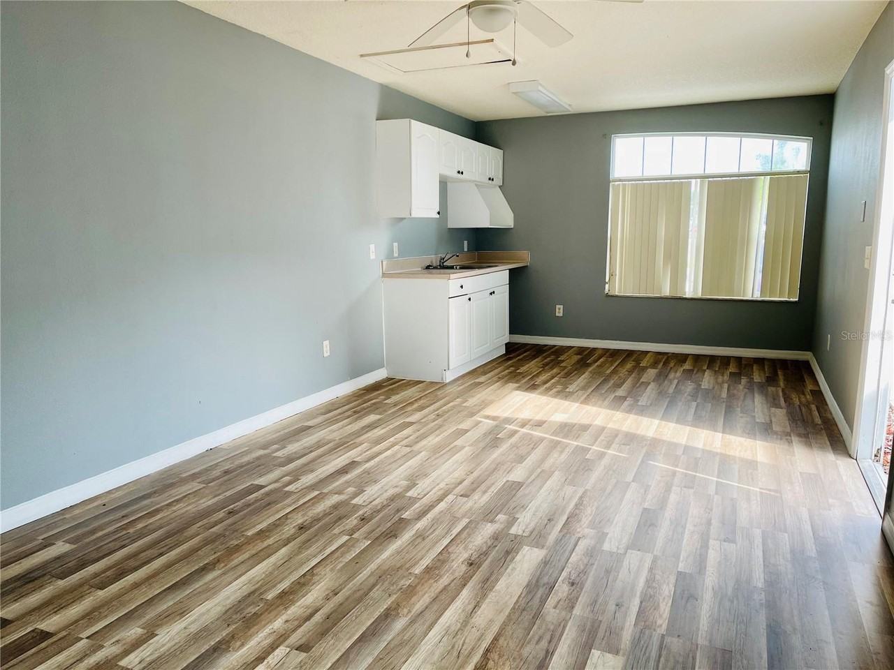 515 Orchid Dr #B - Photo 3 of 14