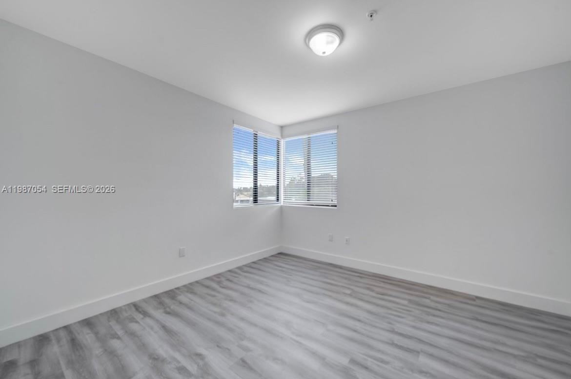 853 E 24th St #304 - Photo 3 of 11