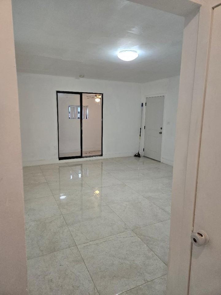 1020 Nw 147th St - Photo 2 of 10