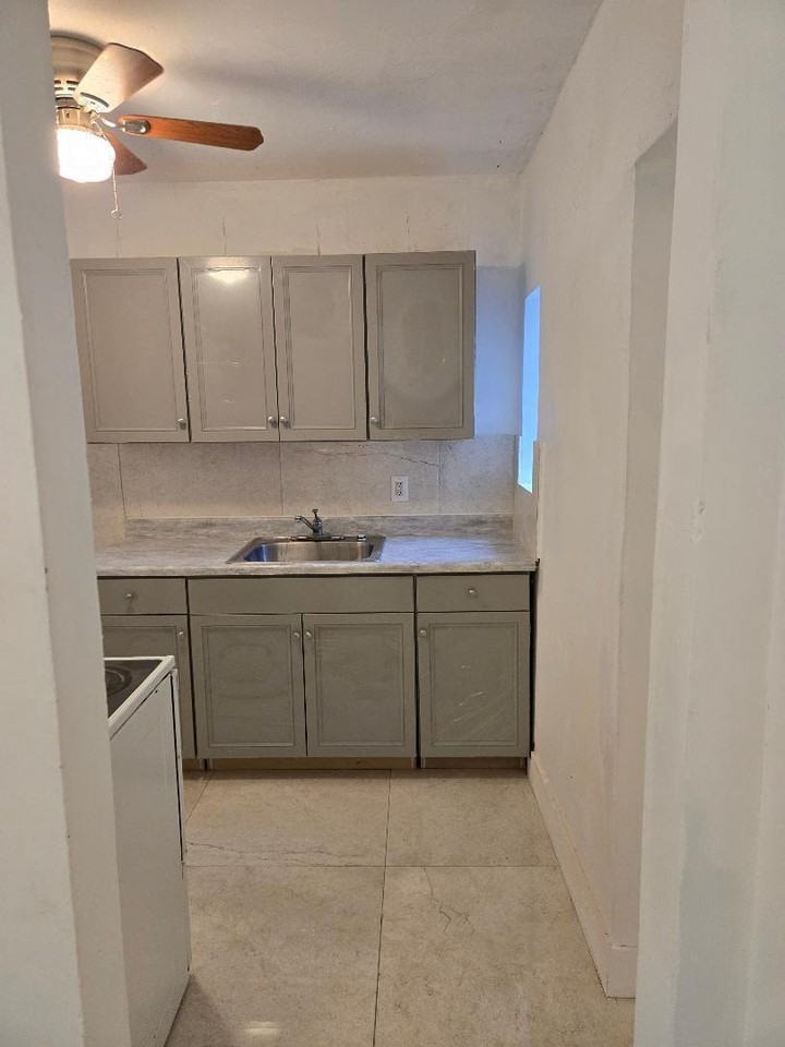 1020 Nw 147th St - Photo 3 of 10