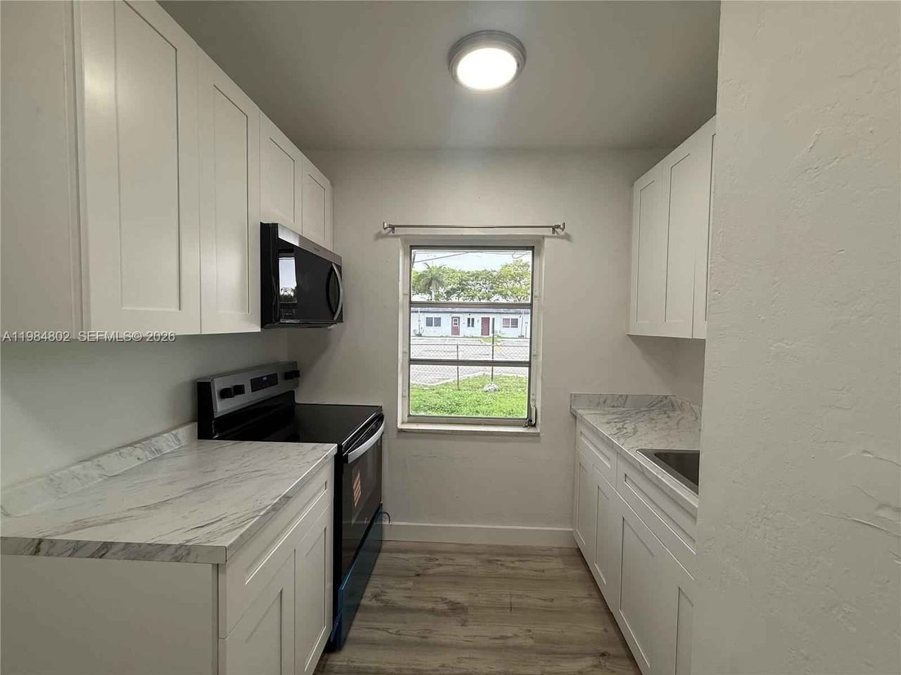 1942 Ne 172nd St #1942 - Photo 5 of 13