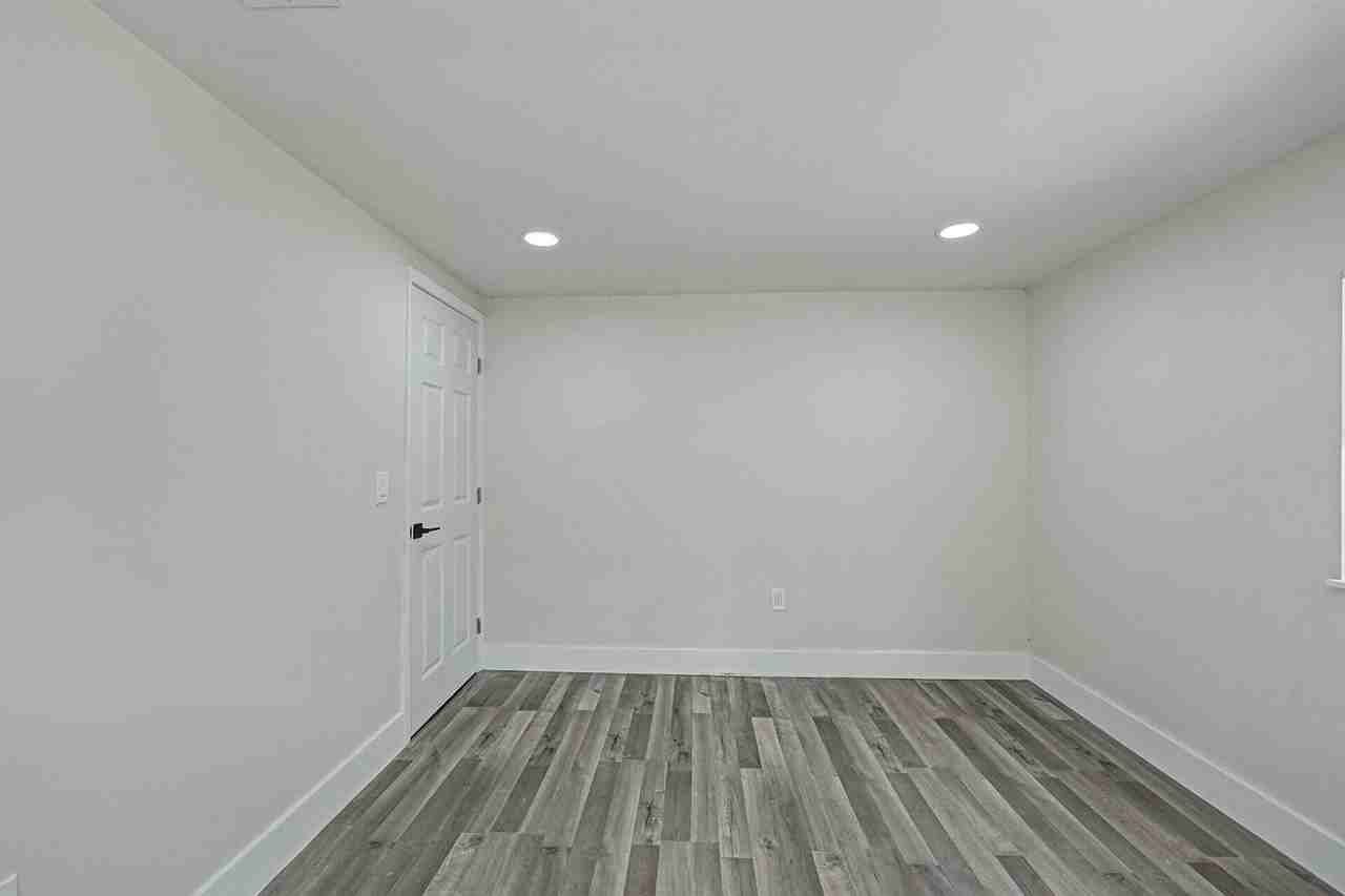 8229 Nw 1st Pl - Photo 6 of 12