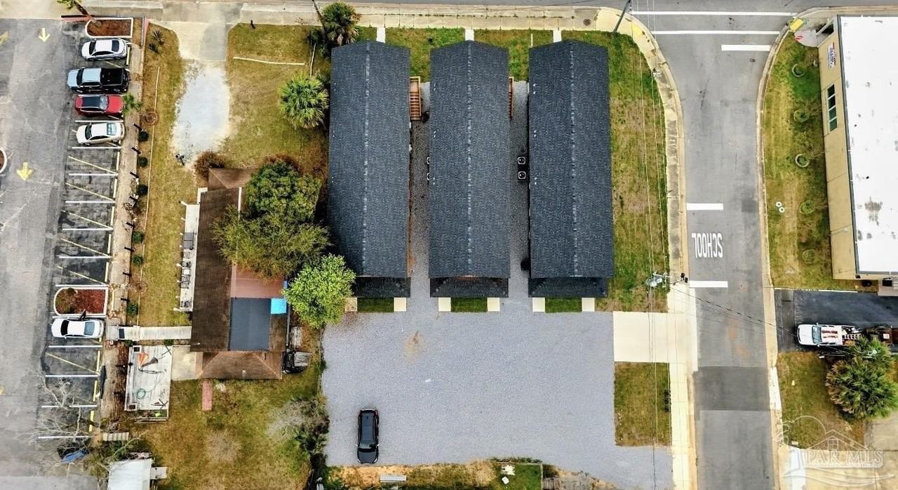 305 N Pace Blvd Unit B - Photo 2 of 25