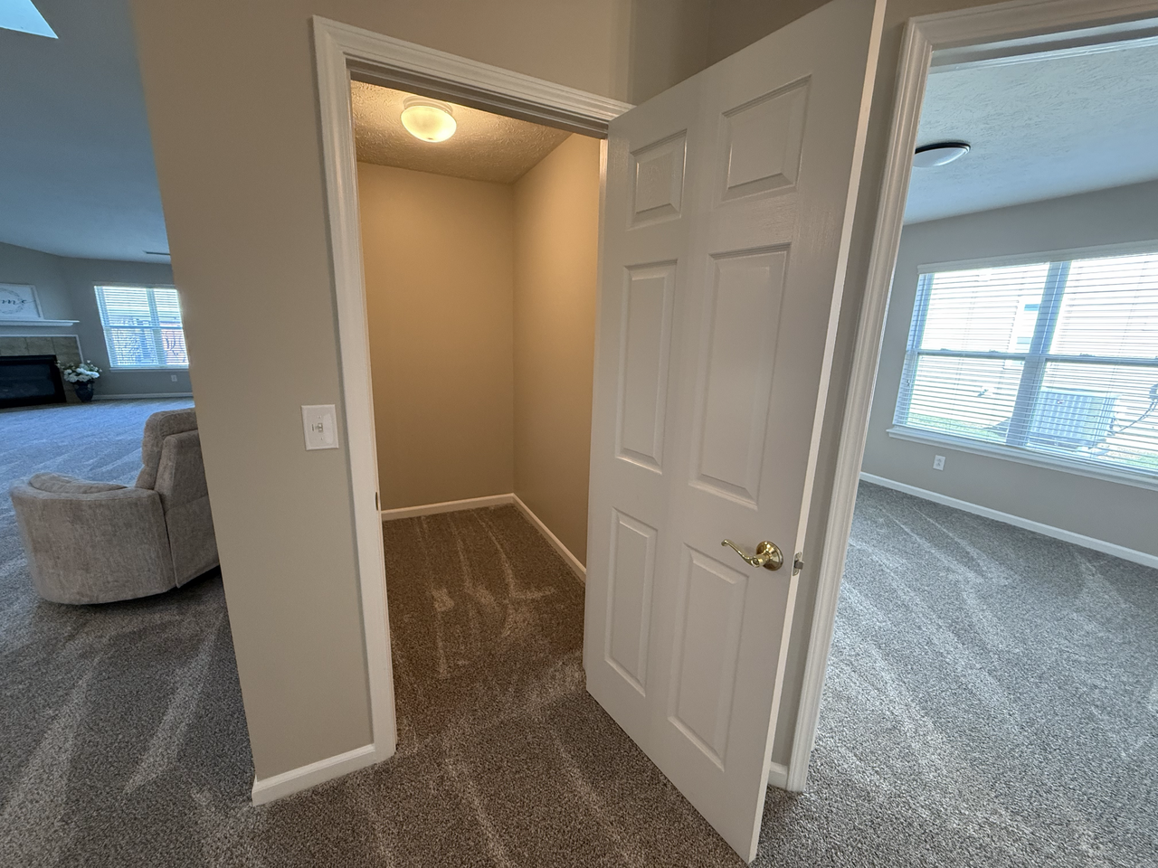 12148 Black Hills Dr - Photo 5 of 21