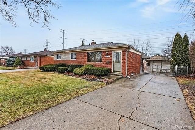 30745 Iroquois Dr - Photo 2 of 14