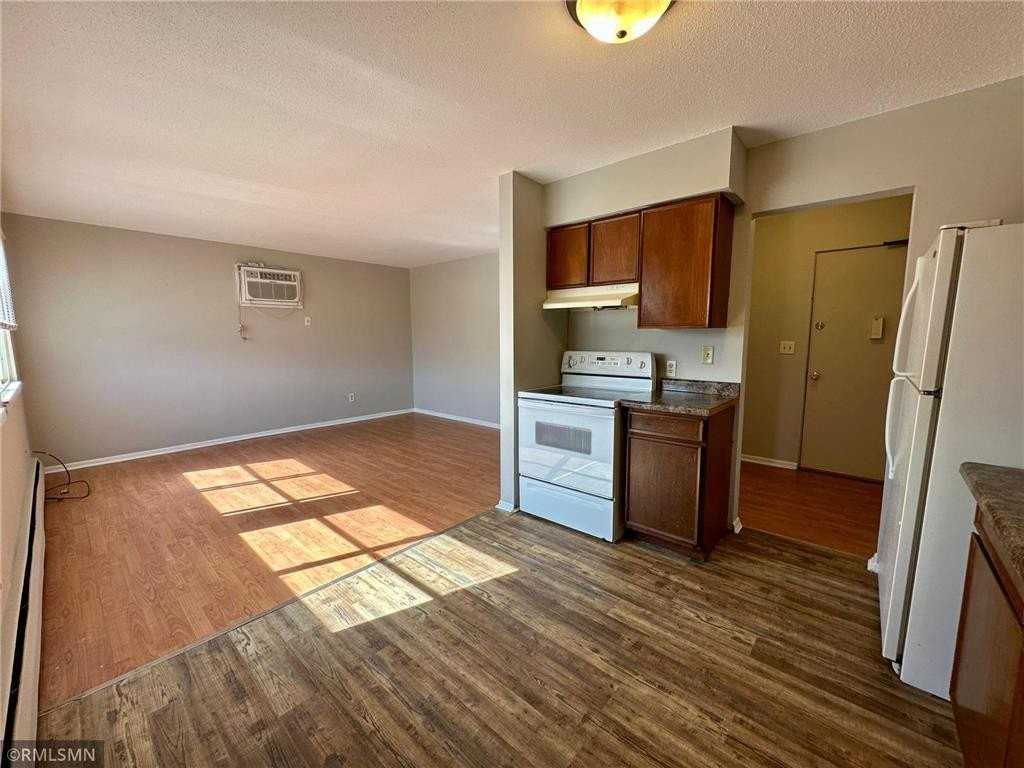 1566 Woodbridge St - Photo 4 of 8