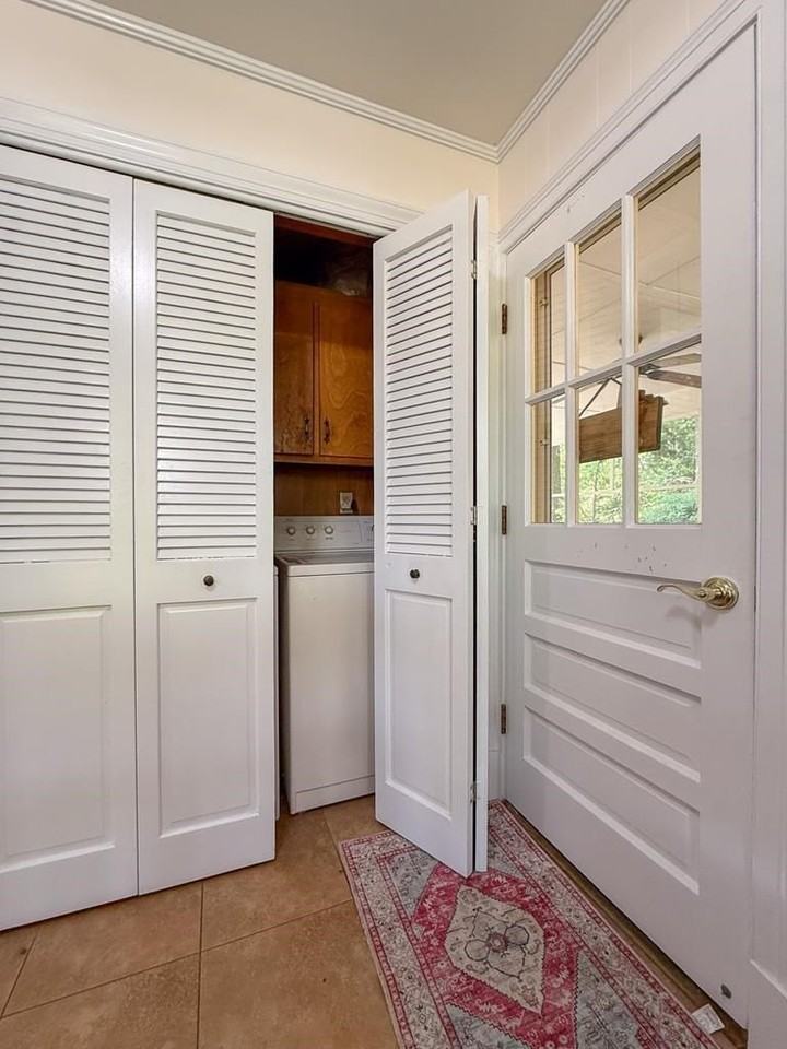 Hillsborough Dr - Photo 5 of 7