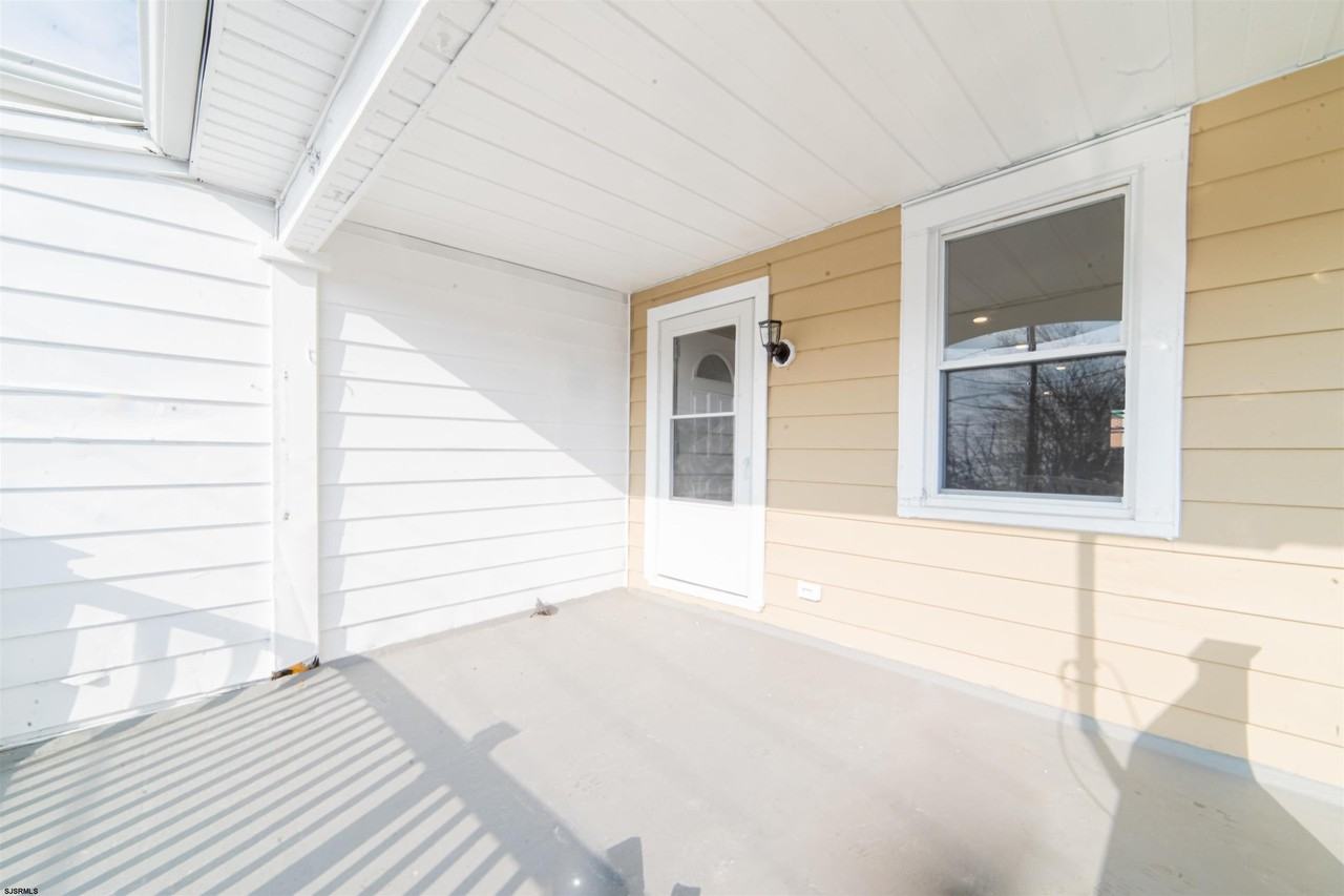 115 N Delancy Pl - Photo 2 of 14