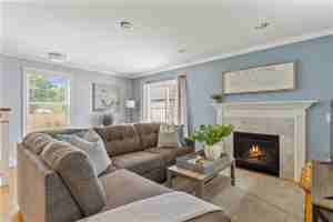 featured image of 42 E Bowery St