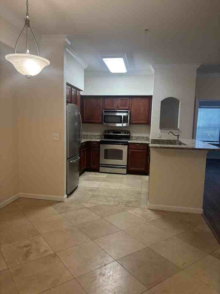 2801 Chancellorsville Dr #312 - Photo 5 of 36