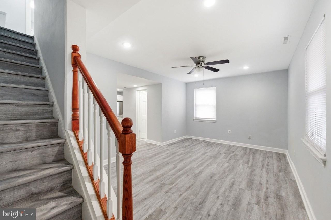 4029 Grant St Ne - Photo 5 of 25
