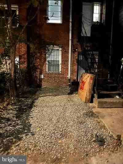 1726 H St Ne - Photo 4 of 5