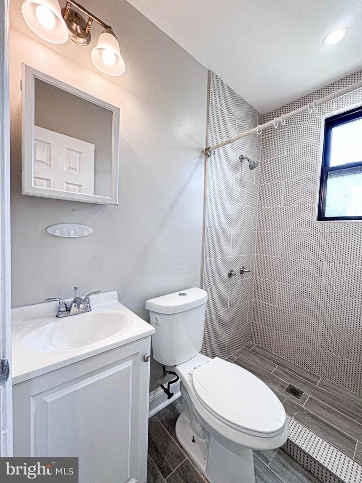 4630 Hillside Rd Se Apt 3 - Photo 2 of 23