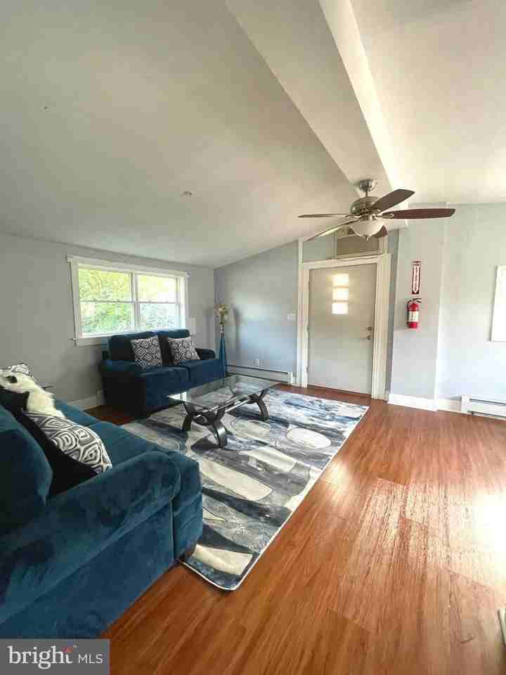 1229 Crawford Dr - Photo 4 of 24