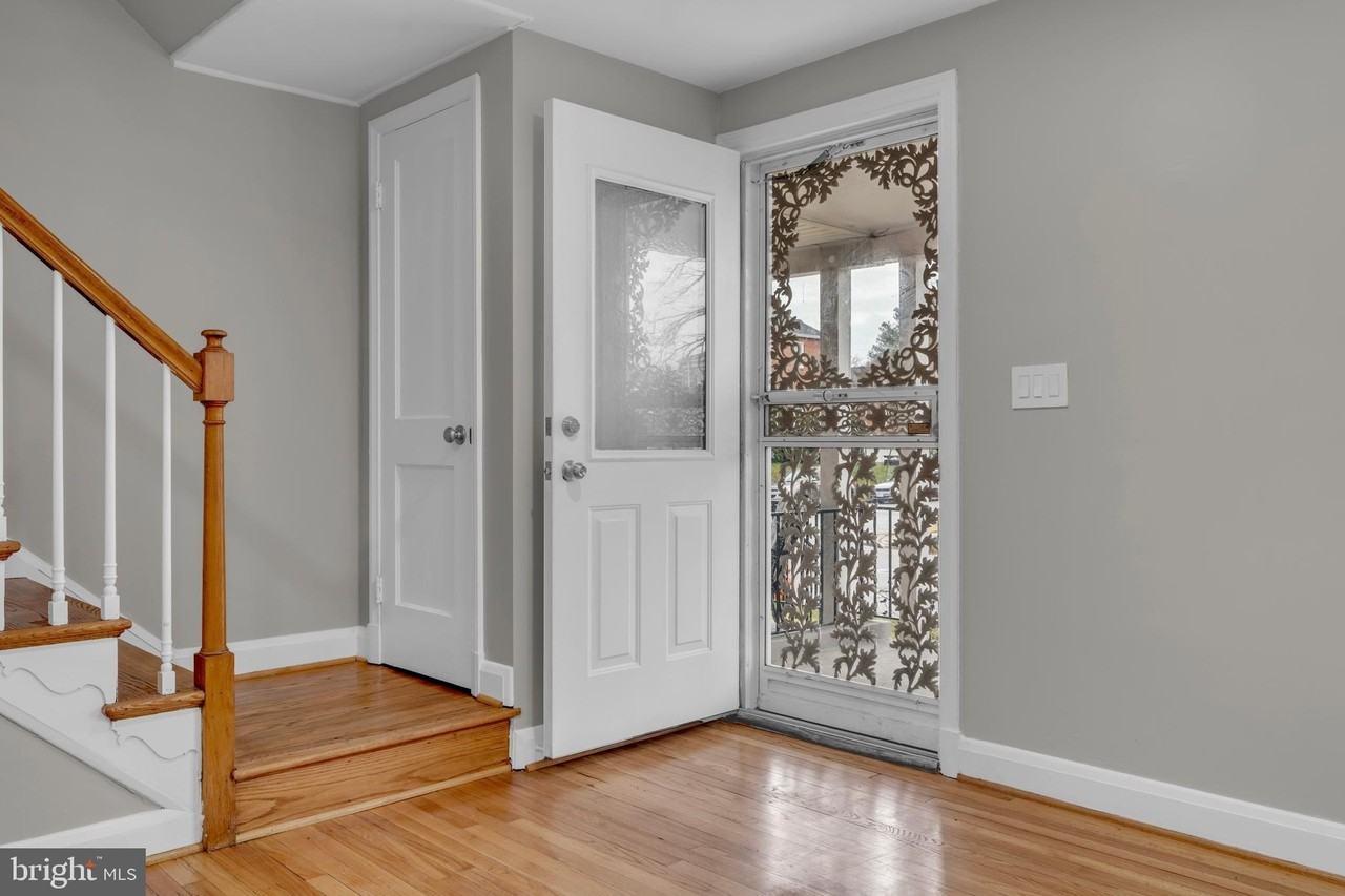 5520 Sagra Rd - Photo 5 of 36