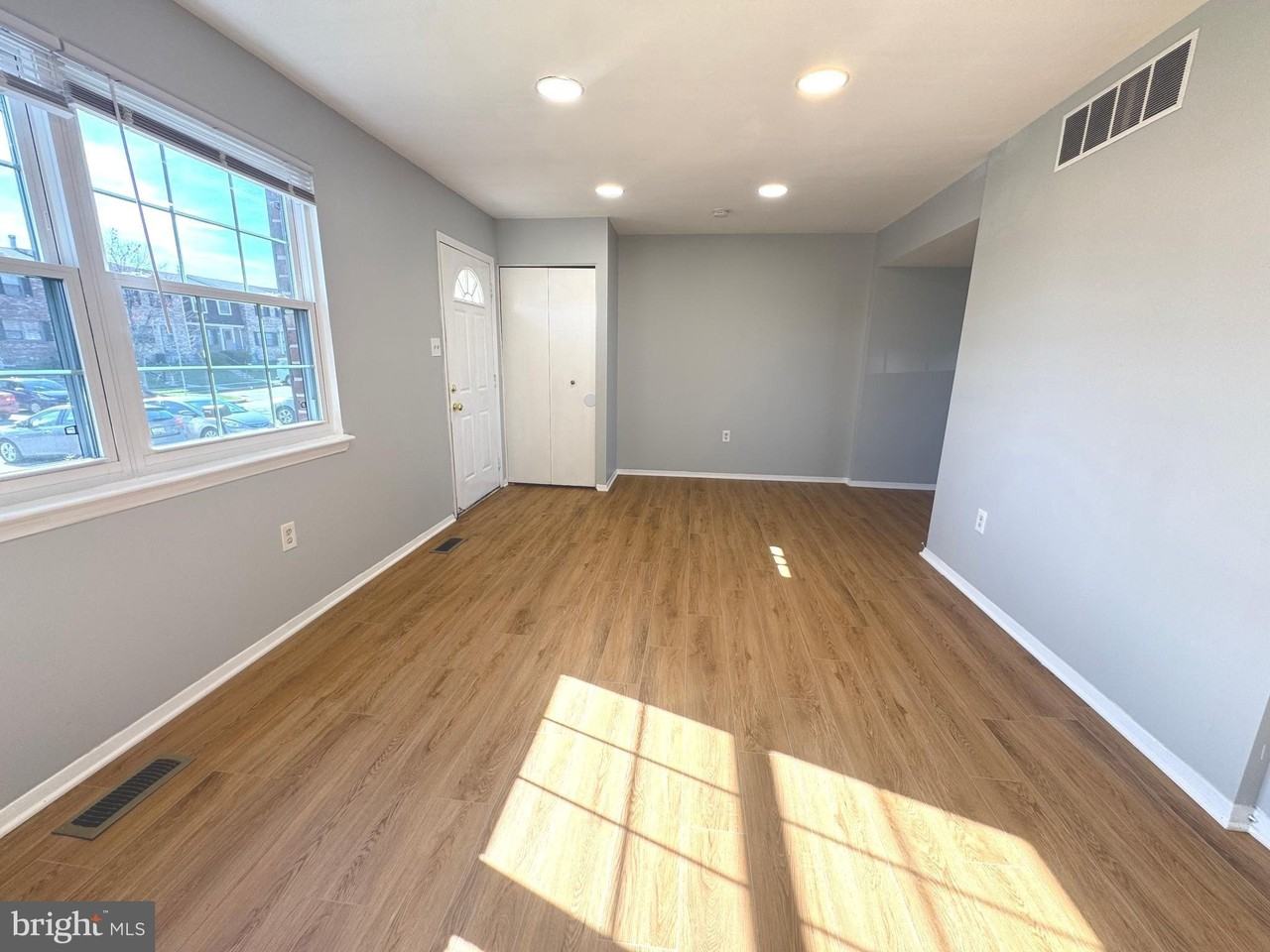 17 Holland Hill Ct - Photo 5 of 36