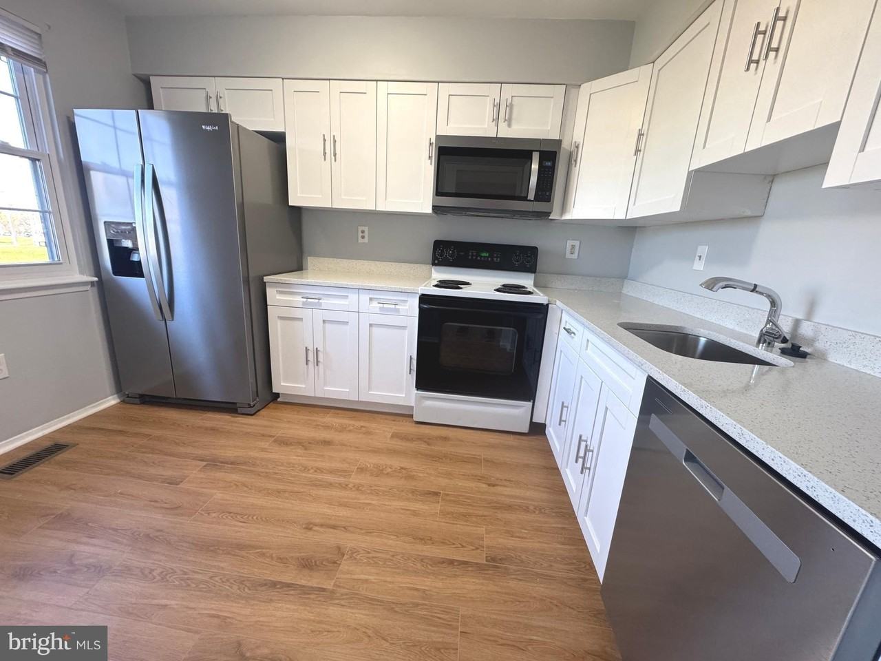 17 Holland Hill Ct - Photo 7 of 36